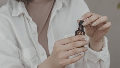 comment-utiliser-les-huiles-essentielles-faire-ses-premiers-pas-aromatherapie-choisir-son-diffuseur-